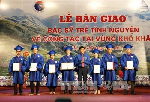 Lần đầu thí điểm bác sỹ trẻ tình nguyện về công tác tại huyện khó khăn