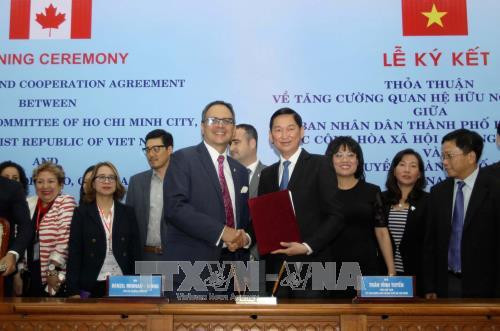 Thành phố Hồ Chí Minh và Thành phố Toronto (Canada) ký thỏa thuận tăng cường hợp tác