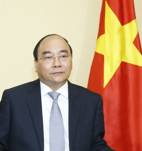 Thủ tướng Chính phủ Nguyễn Xuân Phúc trả lời phỏng vấn báo chí trước thềm chuyến thăm Nhật Bản và dự Hội nghị Thượng đỉnh G7 mở rộng