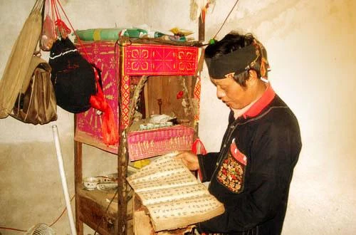 Lời răn dạy đạo đức trong sách cổ người Dao ở Lào Cai