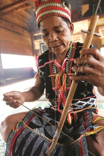 Nghệ nhân bộ hơi của núi rừng Tây Giang
