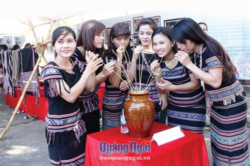 Nỗ lực bảo tồn nghề dệt thổ cẩm làng Teng, Quảng Ngãi