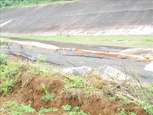 Sớm khắc phục triệt để tình trạng sụt trượt gần hồ bùn đỏ Nhà máy Alumin Nhân Cơ