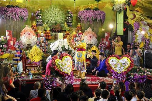 Liên hoan diễn xướng hầu thánh trong khuôn khổ Lễ hội mùa thu Côn Sơn - Kiếp Bạc năm 2019