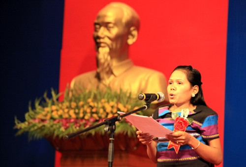 Người phụ nữ không đầu hàng số phận
