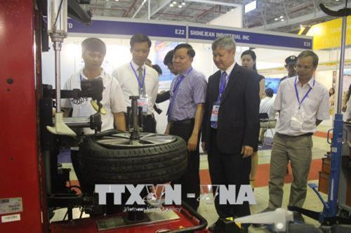 Khai mạc Triển lãm quốc tế về ô tô, xe máy, xe đạp điện và công nghiệp phụ trợ