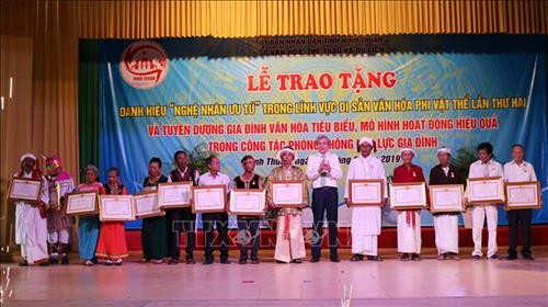 Trao danh hiệu vinh dự Nhà nước tặng 14 Nghệ nhân Ưu tú