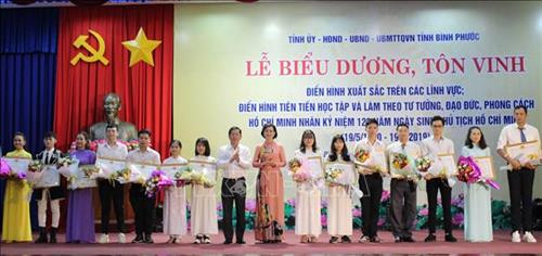 50 năm thực hiện Di chúc Bác Hồ: Bình Phước biểu dương, tôn vinh những tập thể, cá nhân điển hình xuất sắc