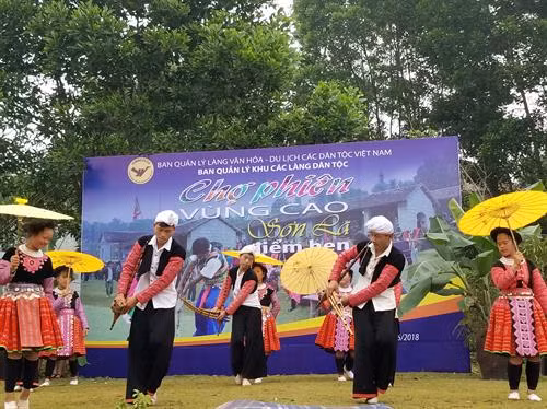 Đặc sắc phiên chợ vùng cao "Sơn La điểm hẹn"