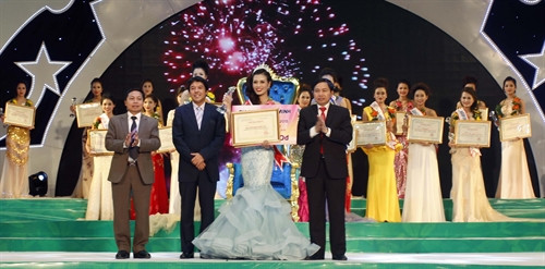 Cô gái Thái Nguyên đoạt danh hiệu "Người đẹp xứ Trà" năm 2015 