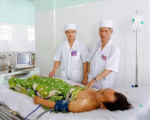 Nguy kịch vì uống rượu ngâm với nấm lạ không rõ nguồn gốc ở Gia Lai