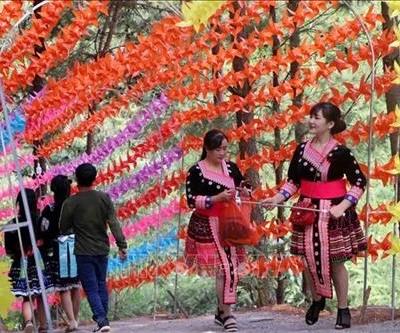 Bản Thèn Pả của người Mông làm du lịch