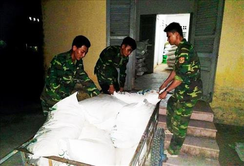 Thu giữ hàng hóa nhập lậu qua biên giới