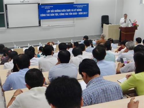 Bồi dưỡng kiến thức dân tộc đối với cán bộ công chức, viên chức giai đoạn 2018-2025