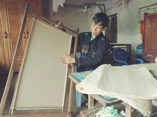 Độc đáo nghề làm giấy dó của đồng bào dân tộc Cao Lan