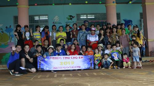 "Trung thu cho em" ở vùng xa Đắk Ngo