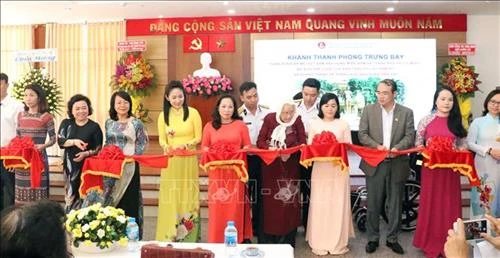 Trưng bày chân dung các Bà mẹ Việt Nam Anh hùng