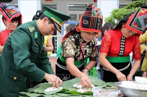 "Xuân Biên phòng ấm lòng dân bản" ở xã Mường Sai