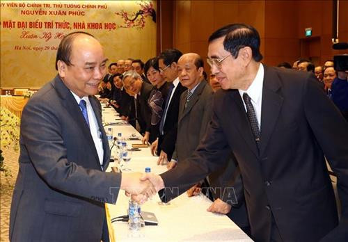 Thủ tướng Nguyễn Xuân Phúc gặp mặt, chúc Tết các đại biểu trí thức, nhà khoa học