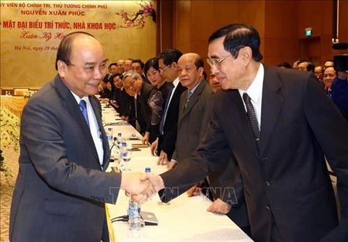 Thủ tướng Nguyễn Xuân Phúc gặp mặt, chúc Tết các đại biểu trí thức, nhà khoa học