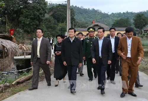 Chủ tịch nước khảo sát mô hình làng văn hóa du lịch cộng đồng