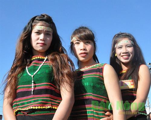 Mái tóc của phụ nữ M’nông