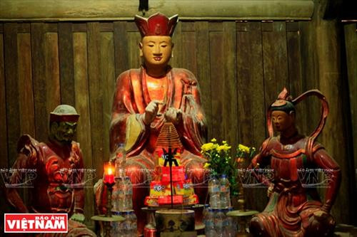 Bút Tháp cổ tự