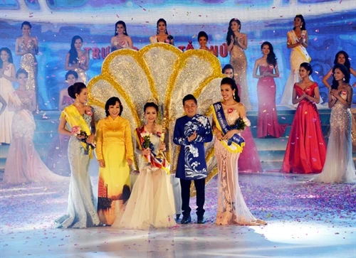 Phạm Thuỳ Trang đăng quang Hoa hậu biển Việt Nam 2016