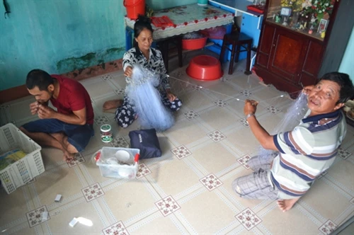 Ngư dân Quảng Nam giúp nhau bám biển