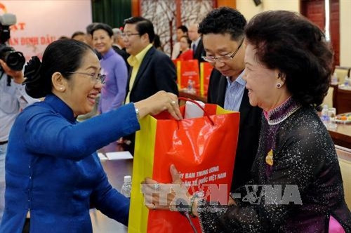 Lãnh đạo Thành phố Hồ Chí Minh gặp mặt kiều bào tham dự chương trình “Xuân Quê hương 2017”