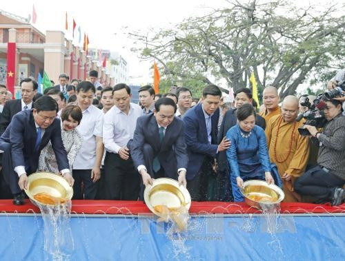 Chủ tịch nước Trần Đại Quang mừng Xuân Đinh Dậu tại Thành phố Hồ Chí Minh