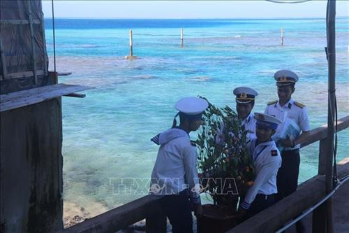 Sức xuân nơi đầu sóng (Bài 1)