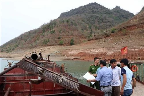 Sơn La tăng cường quản lý tài nguyên cát trên sông Đà