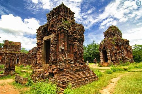 Chuyên gia Ấn Độ hỗ trợ trùng tu vùng lõi Di sản Văn hóa thế giới Mỹ Sơn