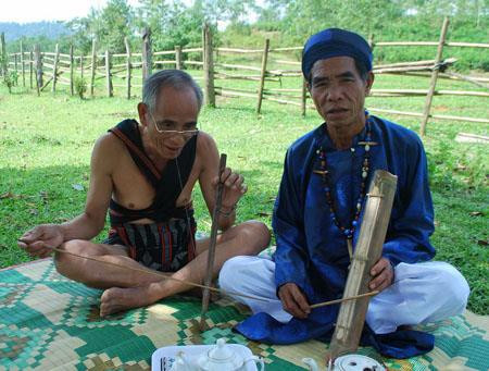 Đàn Gơrưna - nhạc cụ độc đáo của người CơTu