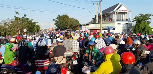 Làm sao để giải quyết nạn kẹt xe ở cửa ngõ miền Tây?
