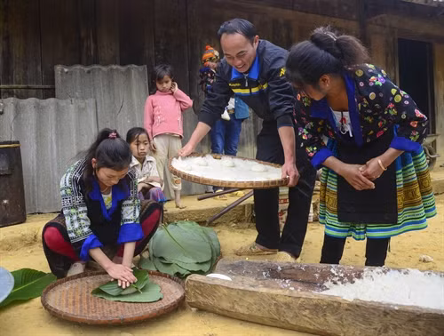 Người Mông nơi rẻo cao tỉnh Điện Biên đón Tết cổ truyền của dân tộc