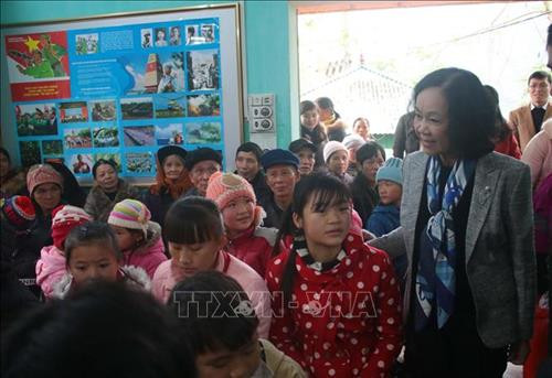 Trưởng ban Dân vận Trung ương Trương Thị Mai: Cao Bằng cần quan tâm công tác giảm nghèo, giáo dục cho đồng bào dân tộc thiểu số