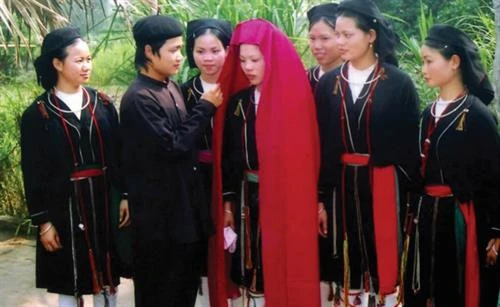 Lễ đón dâu của người Sán Dìu