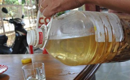 Khuyến cáo người dân không tự ý sử dụng thuốc nam và “rượu thuốc” không rõ nguồn gốc