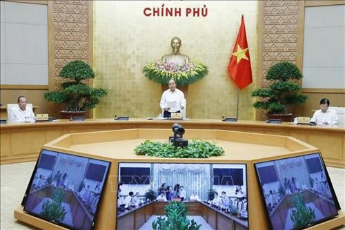 Thủ tướng Nguyễn Xuân Phúc: Thành phố Hồ Chí Minh phải trở lại vị thế cực tăng trưởng đầu tàu kinh tế của cả nước