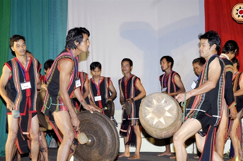 Trang phục truyền thống của dân tộc Jrai và Bahnar