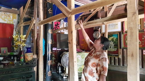 Nhiều ngôi nhà cổ ở Đường Lâm đang đe dọa tính mạng người dân