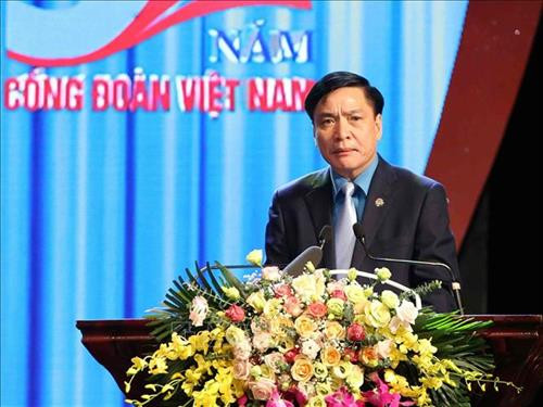 Thủ tướng Nguyễn Xuân Phúc: Tiếp tục đổi mới mạnh mẽ nội dung và phương thức hoạt động công đoàn