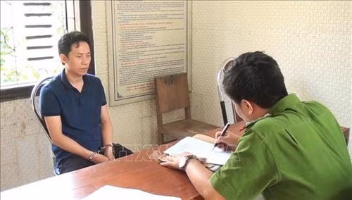 Khởi tố đối tượng Mùa A Chớ về tội hiếp dâm trẻ em dưới 16 tuổi