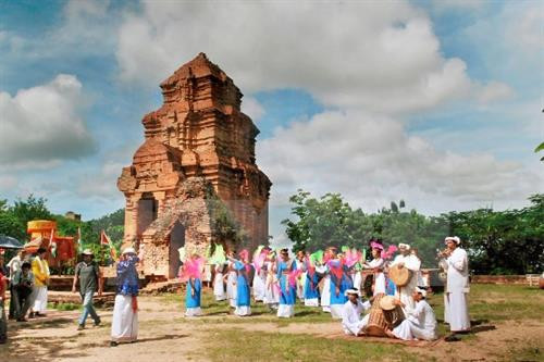 Đồng bào Chăm Ninh Thuận đón mừng Lễ hội Katê năm 2017