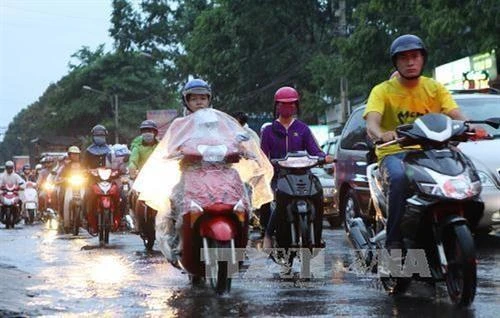 Thời tiết ngày 16/4: Bắc Bộ, Trung Bộ giảm mưa, Nam Bộ đề phòng mưa dông lốc và gió giật mạnh