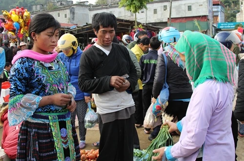 Phiên chợ Tết Tây Bắc ngày cuối năm