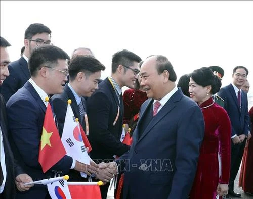 Thủ tướng Nguyễn Xuân Phúc bắt đầu chương trình tham dự Hội nghị cấp cao kỷ niệm 30 năm Quan hệ đối thoại ASEAN-Hàn Quốc