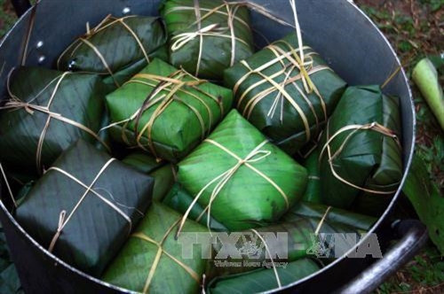 Nhộn nhịp làng bánh chưng ngày Tết